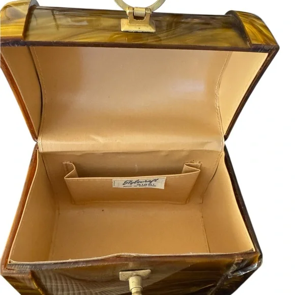Vintage 1950s or 1960s butterscotch swirl Lucite box purse. - Picture 3 of 6